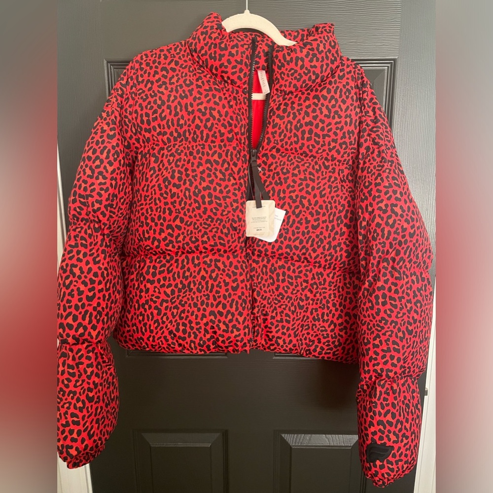 NWT Fabletics Cropped Puffer Jacket
